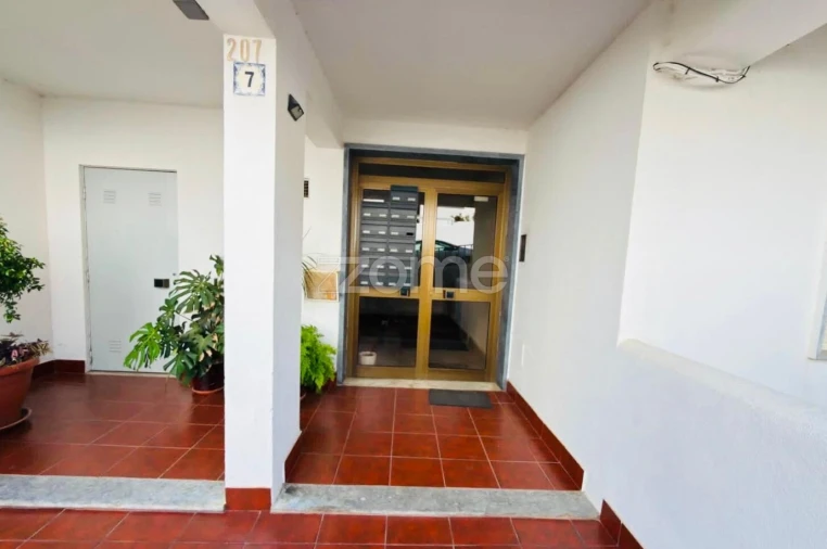 Apartamento T1 para Venda em Alcabideche Foto 2