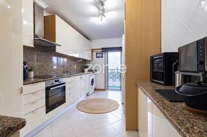 Apartamento T2 para Venda em Queluz e Belas