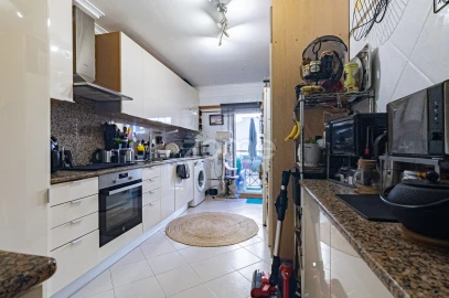 Apartamento T2 para Venda em Queluz e Belas