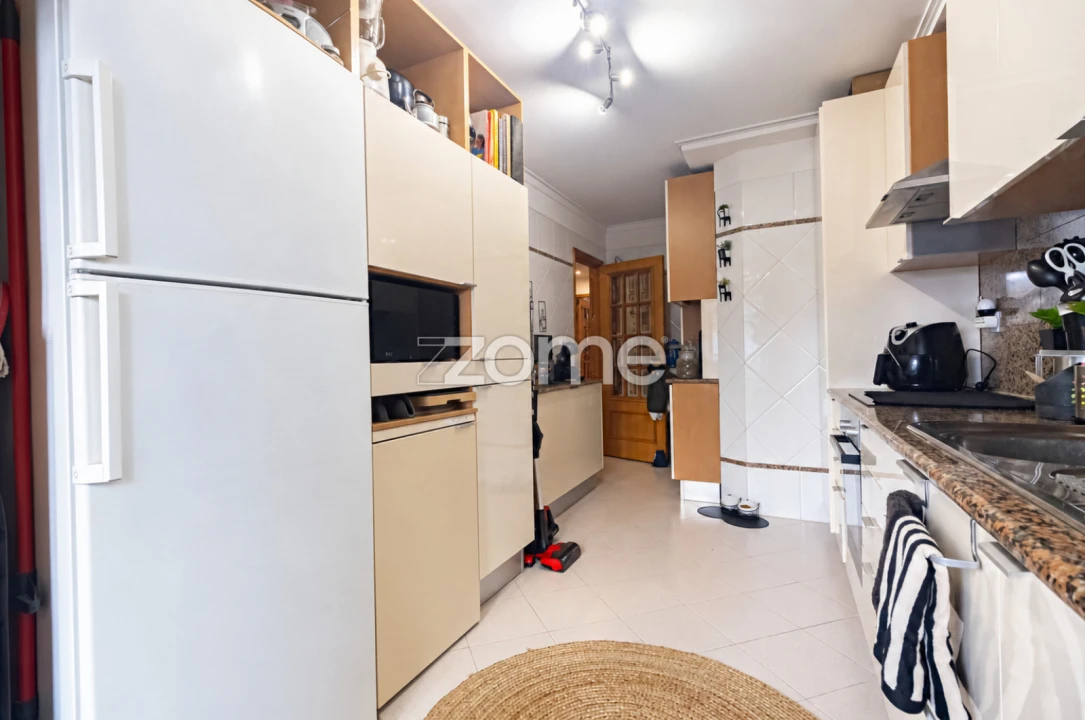 Apartamento T2 para Venda em Queluz e Belas Foto 14