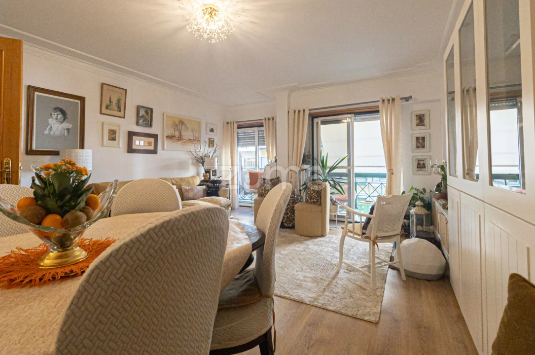 Apartamento T2 para Venda em Queluz e Belas Foto 2