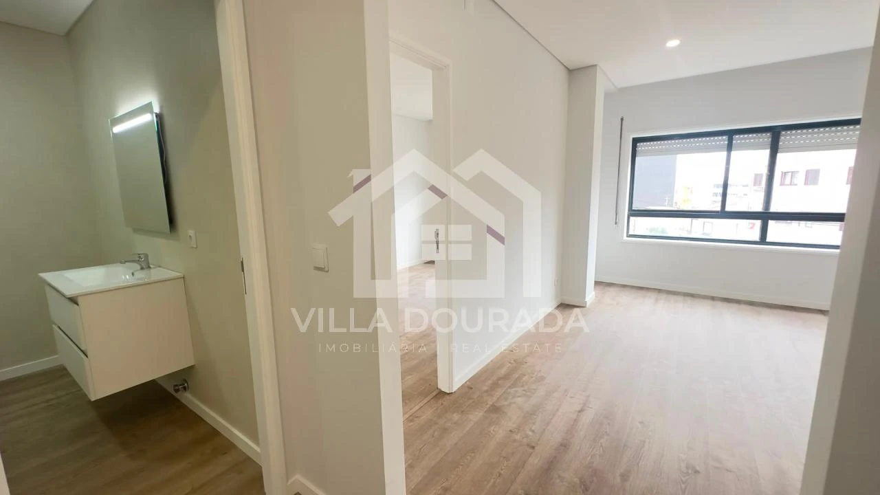 Apartamento T1 para Arrendamento em Mafamude e Vilar do Paraíso Foto 5
