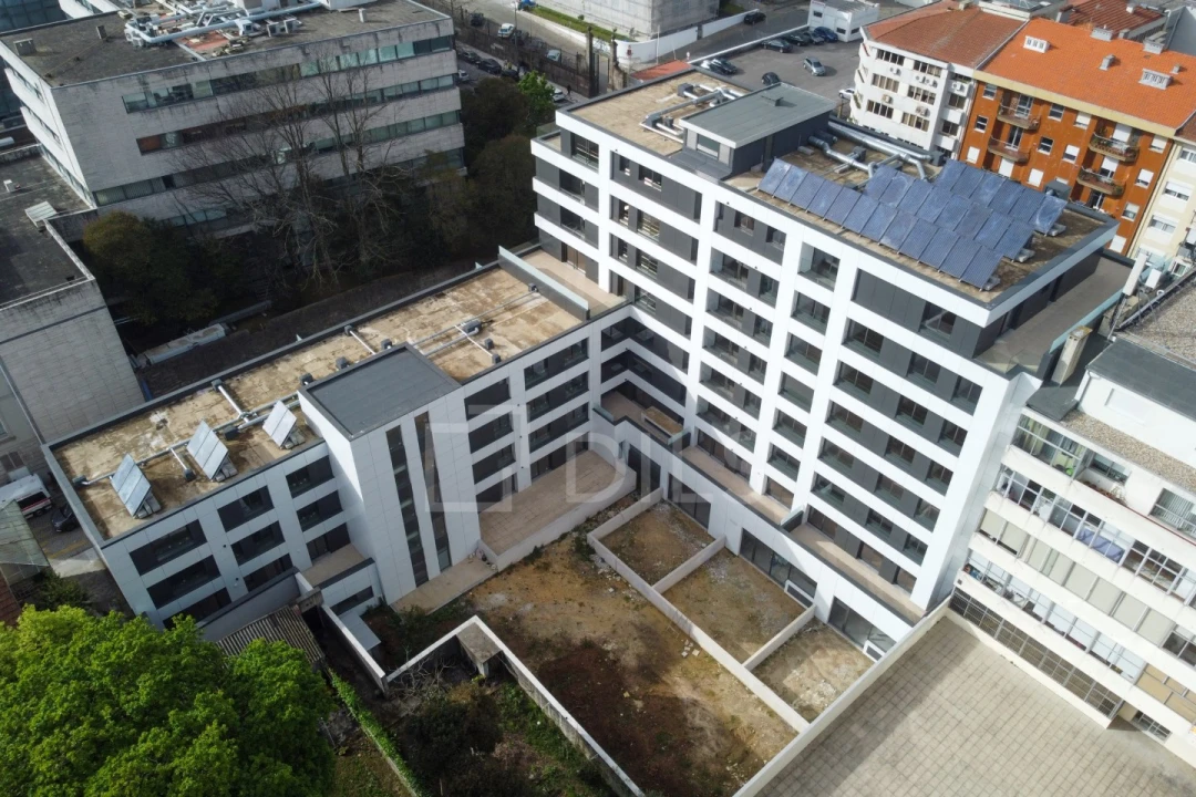 Apartamento T3 para Venda em Cedofeita, Santo Ildefonso, Sé, Miragaia, São Nicolau e Vitória Foto 1