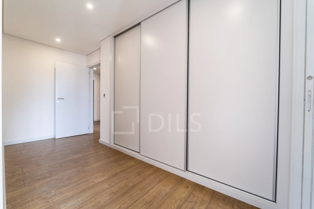 Apartamento T3 para Venda em Cedofeita, Santo Ildefonso, Sé, Miragaia, São Nicolau e Vitória Foto 7