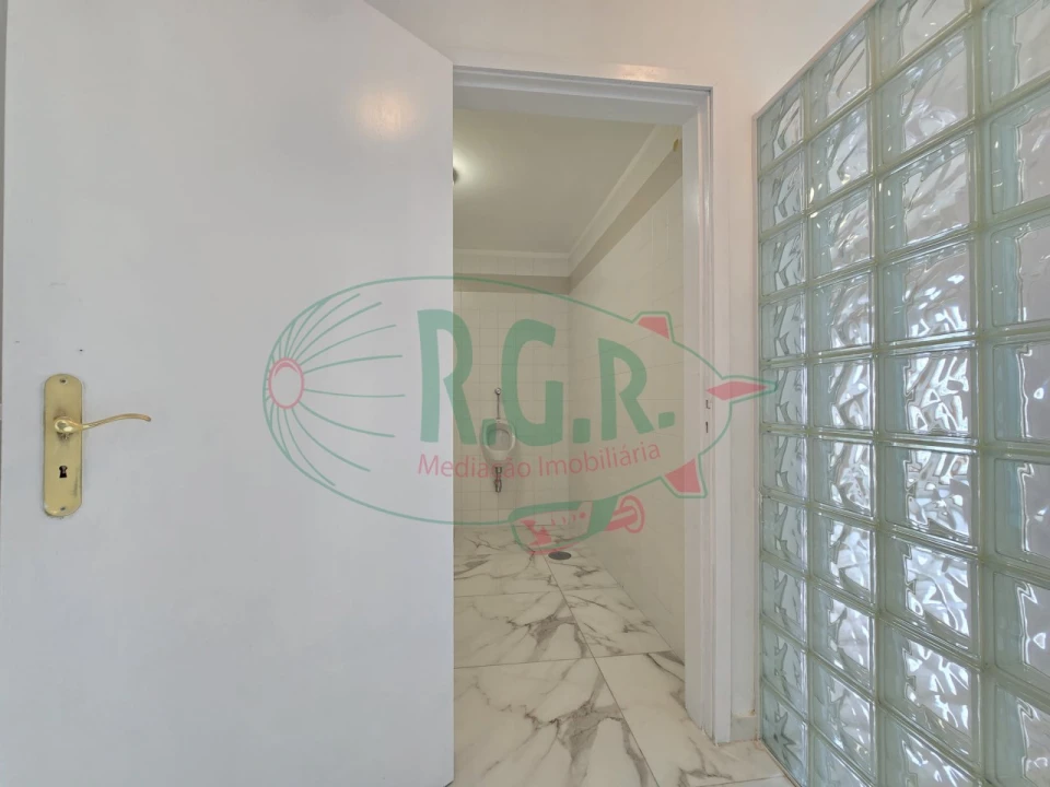 Loja para Arrendamento em Gondomar (São Cosme), Valbom e Jovim Foto 10