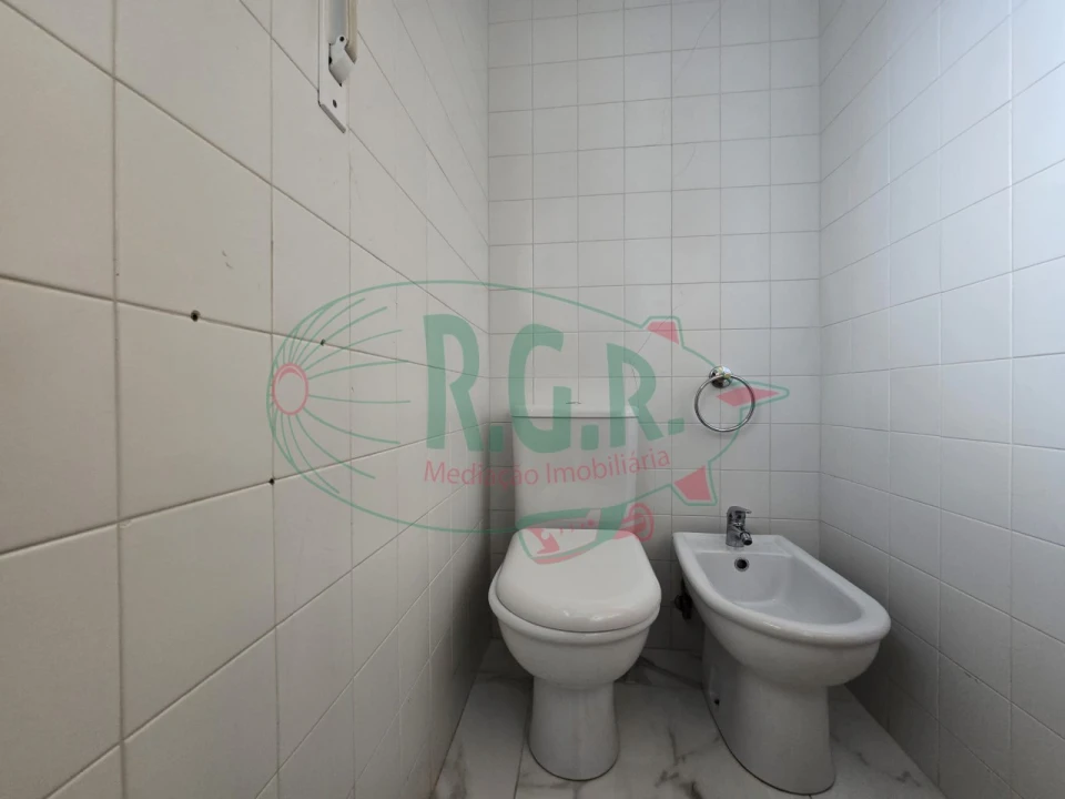 Loja para Arrendamento em Gondomar (São Cosme), Valbom e Jovim Foto 29