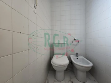 Loja para Arrendamento em Gondomar (São Cosme), Valbom e Jovim