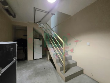 Loja para Arrendamento em Gondomar (São Cosme), Valbom e Jovim