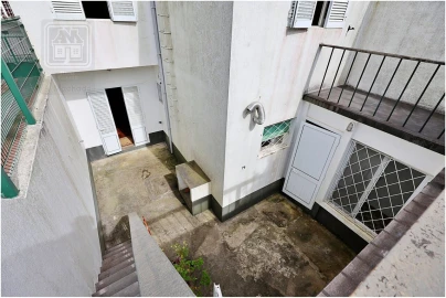 Moradia T4 para Venda em Ponta Delgada (São Pedro)