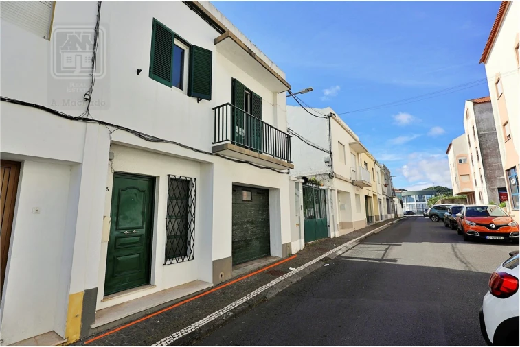 Moradia T4 para Venda em Ponta Delgada (São Pedro) Foto 2