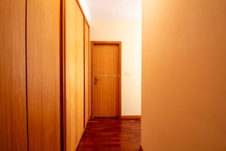 Apartamento T3 para Venda em Oliveira do Douro Foto 9