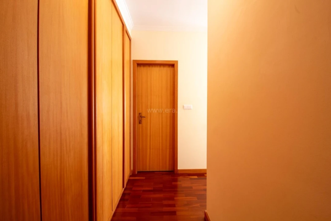 Apartamento T3 para Venda em Oliveira do Douro Foto 9