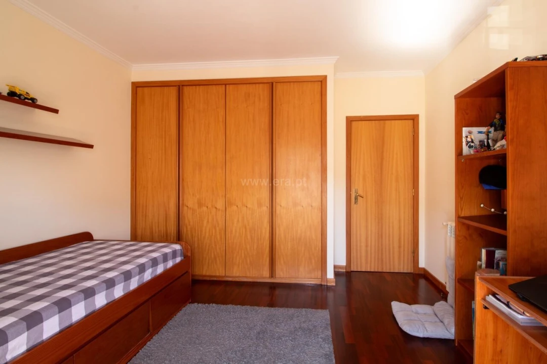 Apartamento T3 para Venda em Oliveira do Douro Foto 7