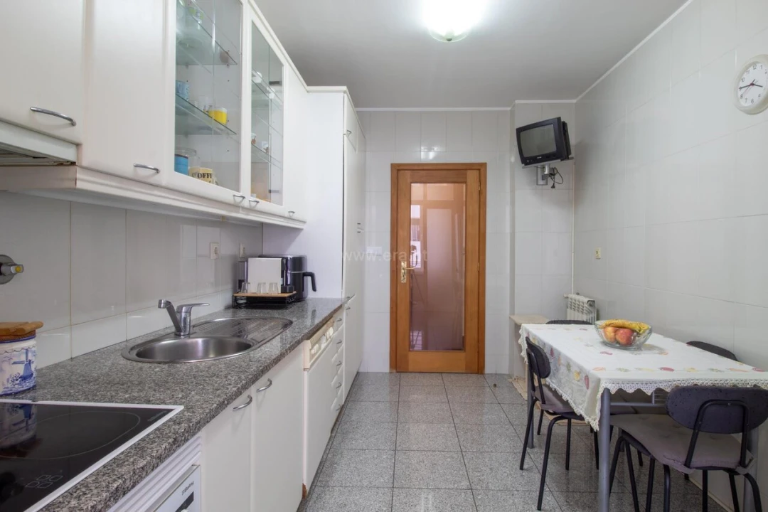 Apartamento T3 para Venda em Oliveira do Douro Foto 5