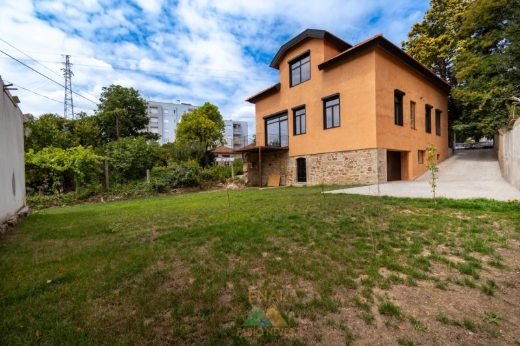 Moradia T4 para Venda em Vila Nova de Famalicão e Calendário Foto 3