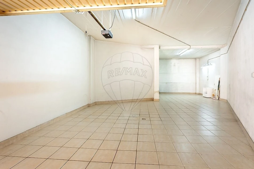 Apartamento T3 para Venda em Agualva e Mira-Sintra Foto 25