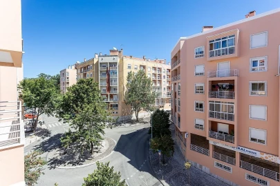 Apartamento T3 para Venda em Agualva e Mira-Sintra