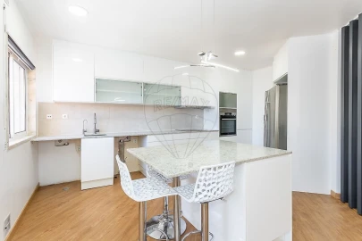 Apartamento T3 para Venda em Agualva e Mira-Sintra