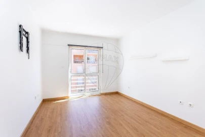 Apartamento T3 para Venda em Agualva e Mira-Sintra