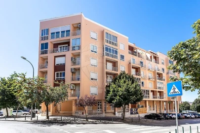 Apartamento T3 para Venda em Agualva e Mira-Sintra