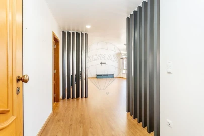 Apartamento T3 para Venda em Agualva e Mira-Sintra