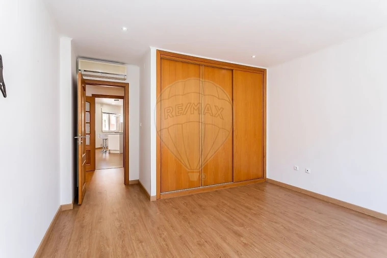 Apartamento T3 para Venda em Agualva e Mira-Sintra Foto 13