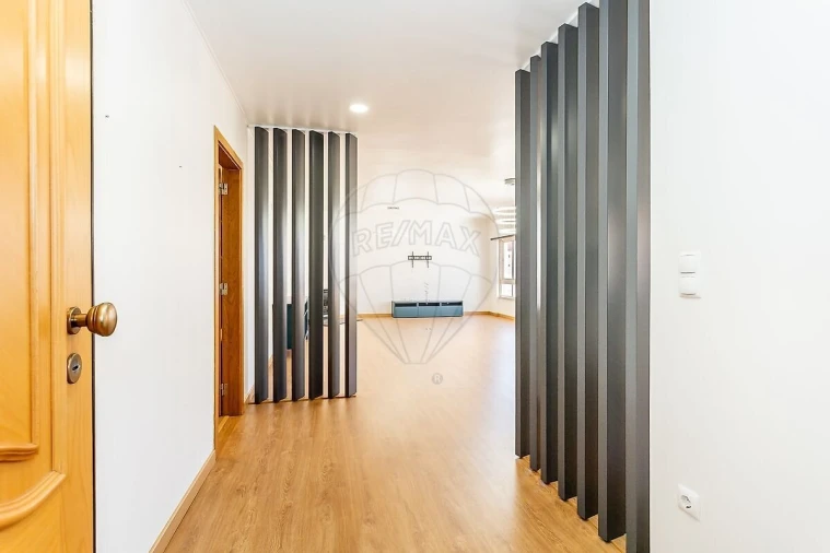 Apartamento T3 para Venda em Agualva e Mira-Sintra Foto 3