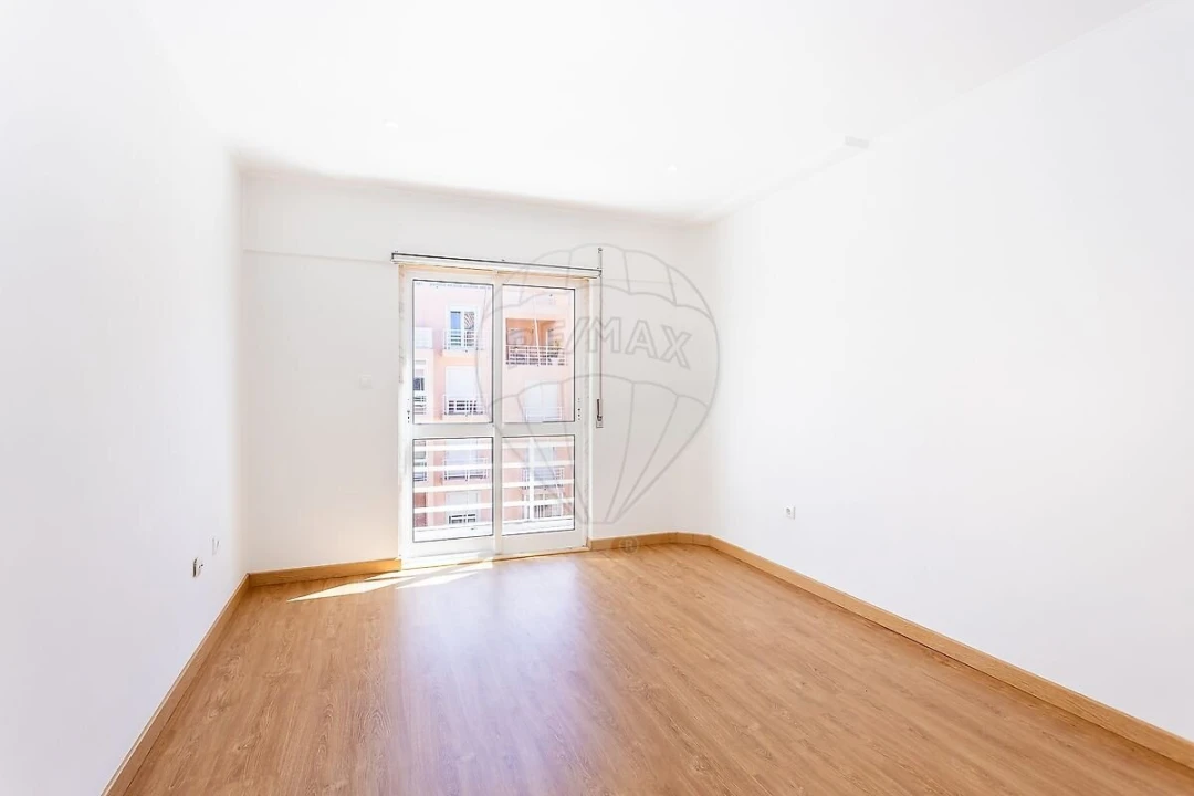 Apartamento T3 para Venda em Agualva e Mira-Sintra Foto 14