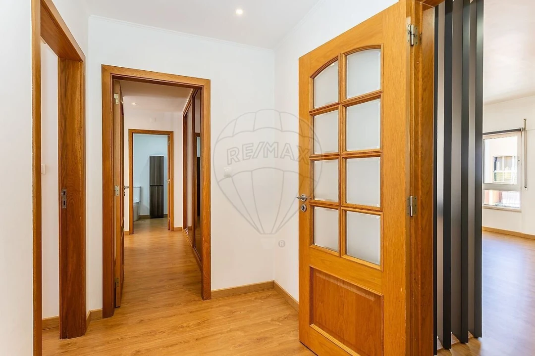 Apartamento T3 para Venda em Agualva e Mira-Sintra Foto 10