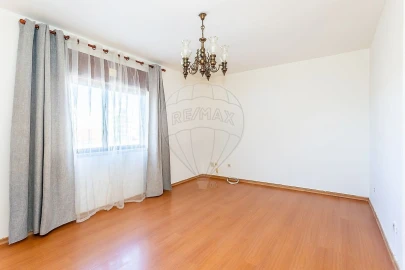 Apartamento T3 para Venda em Algueirão-Mem Martins