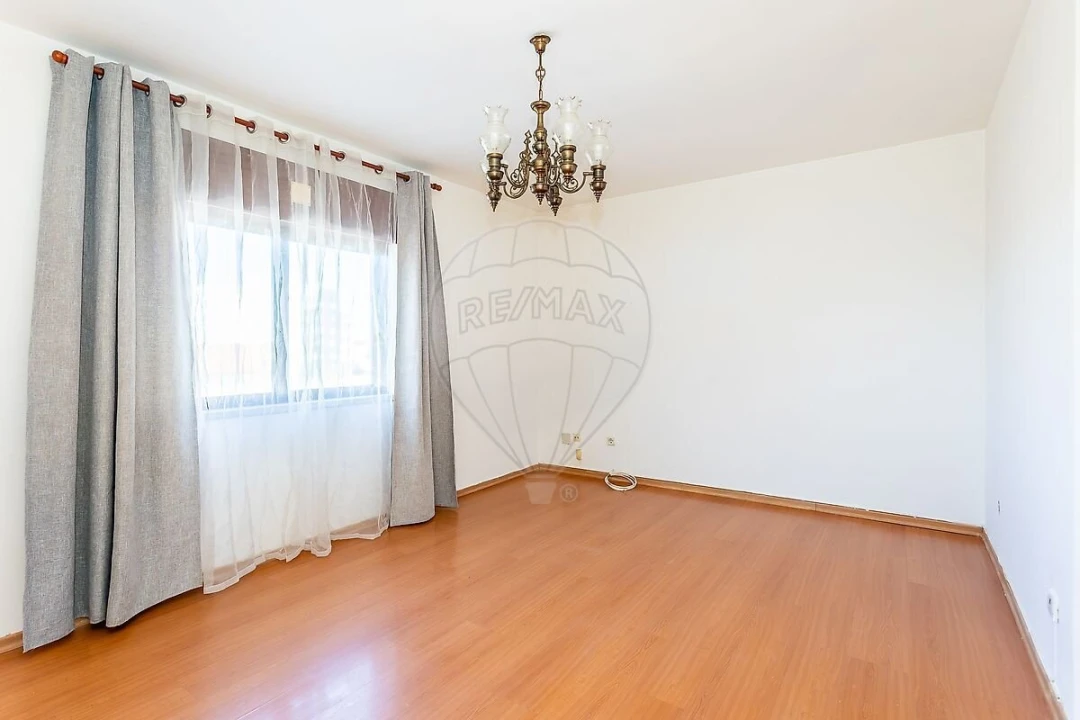Apartamento T3 para Venda em Algueirão-Mem Martins Foto 4
