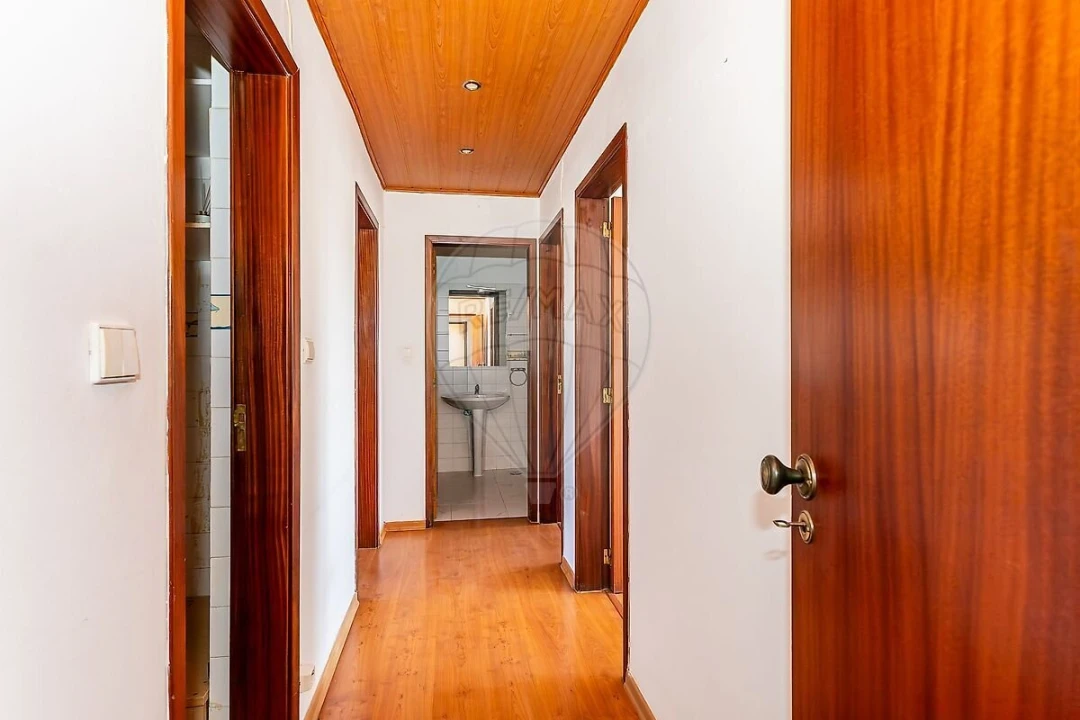 Apartamento T3 para Venda em Algueirão-Mem Martins Foto 9