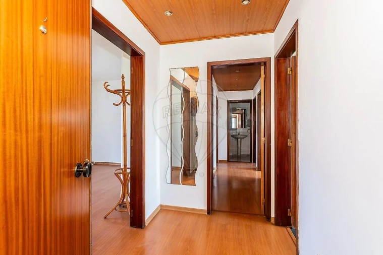 Apartamento T3 para Venda em Algueirão-Mem Martins Foto 5