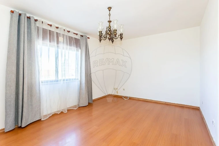 Apartamento T3 para Venda em Algueirão-Mem Martins Foto 4