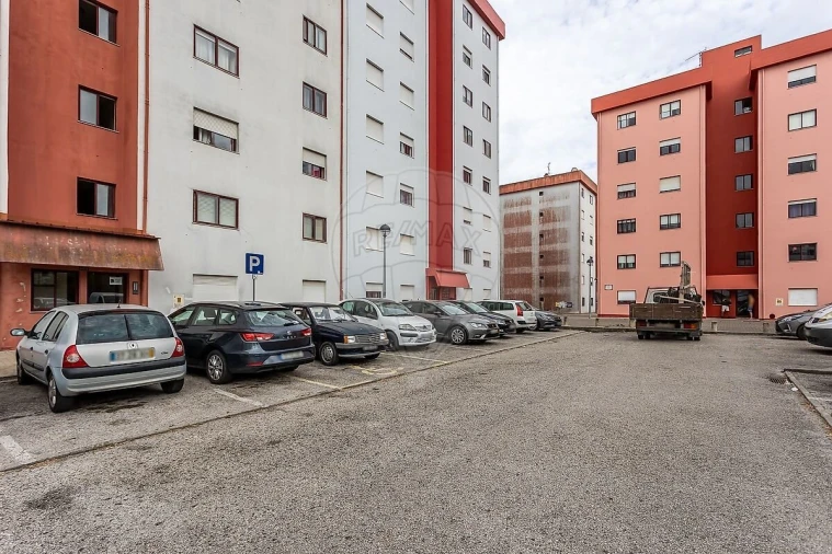 Apartamento T3 para Venda em Algueirão-Mem Martins Foto 27