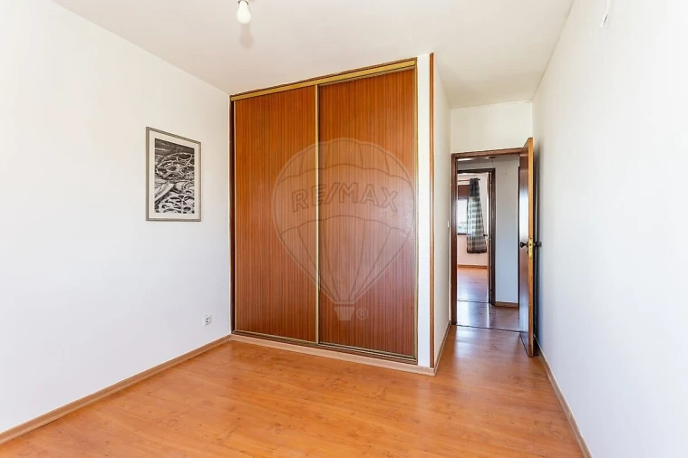 Apartamento T3 para Venda em Algueirão-Mem Martins Foto 16