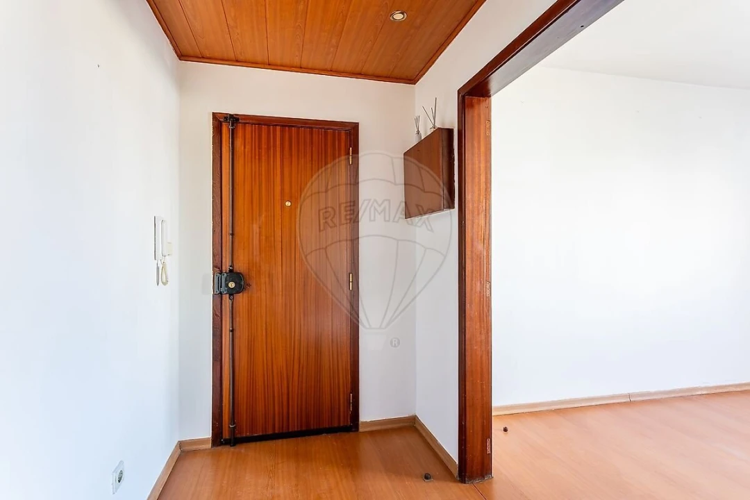 Apartamento T3 para Venda em Algueirão-Mem Martins Foto 1