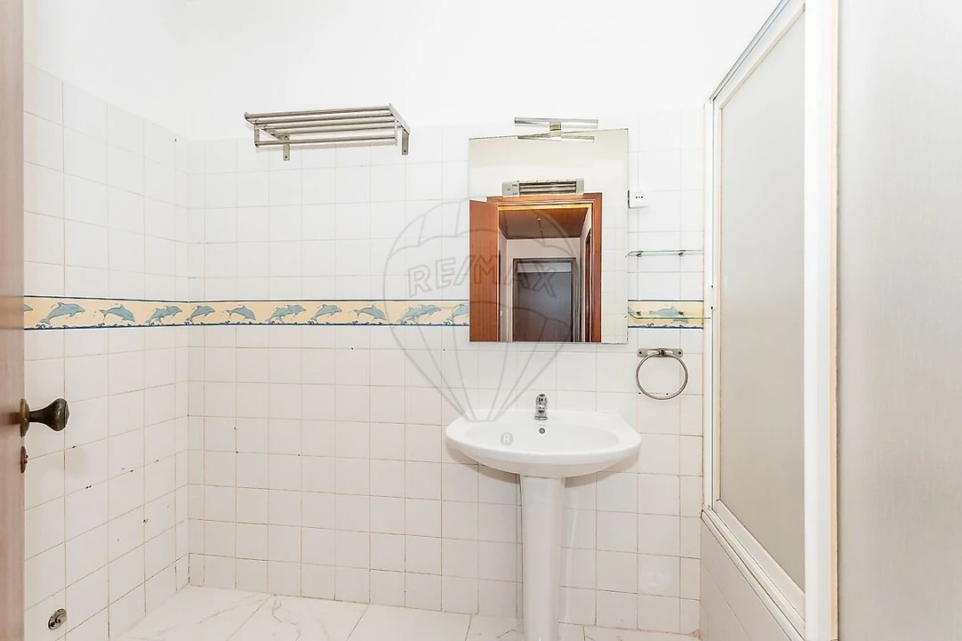 Apartamento T3 para Venda em Algueirão-Mem Martins Foto 17