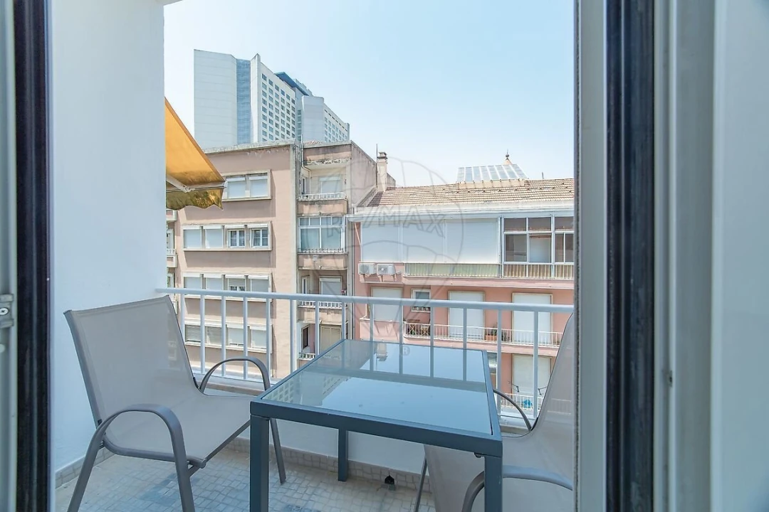 Apartamento T2 para Venda em São Domingos de Benfica Foto 16