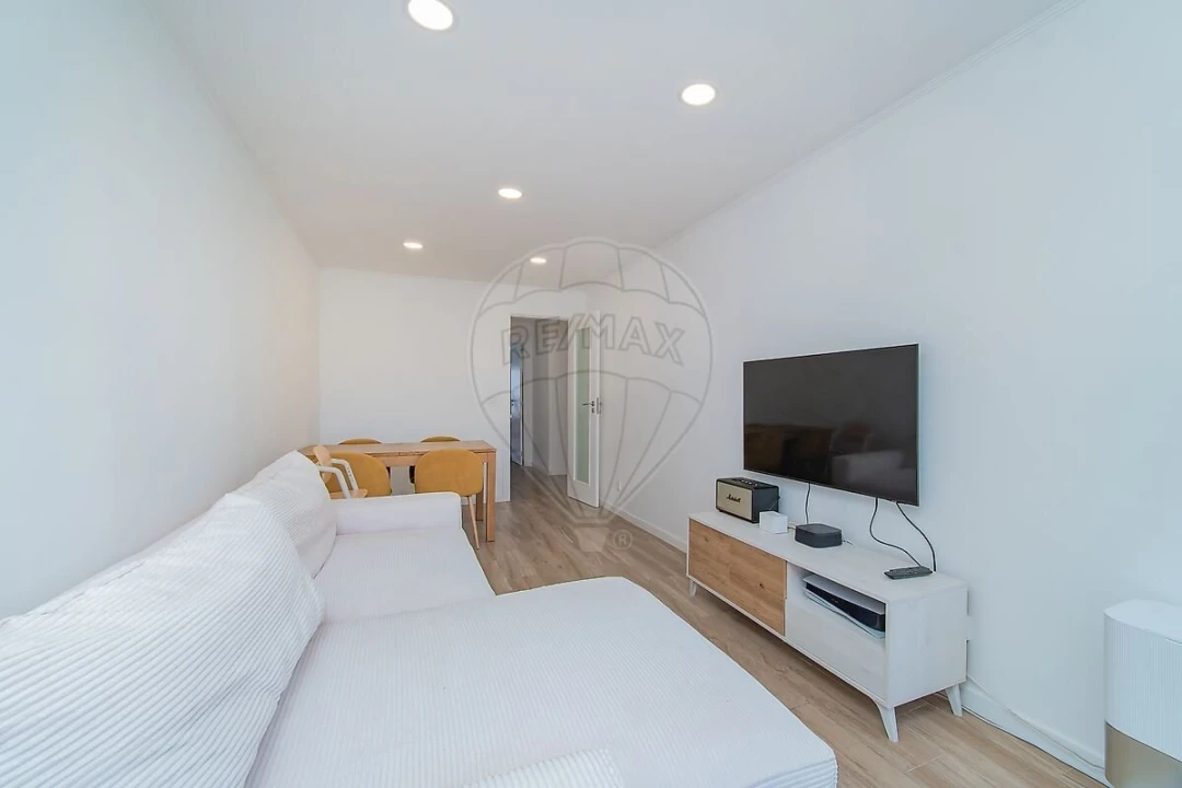 Apartamento T2 para Venda em São Domingos de Benfica Foto 6