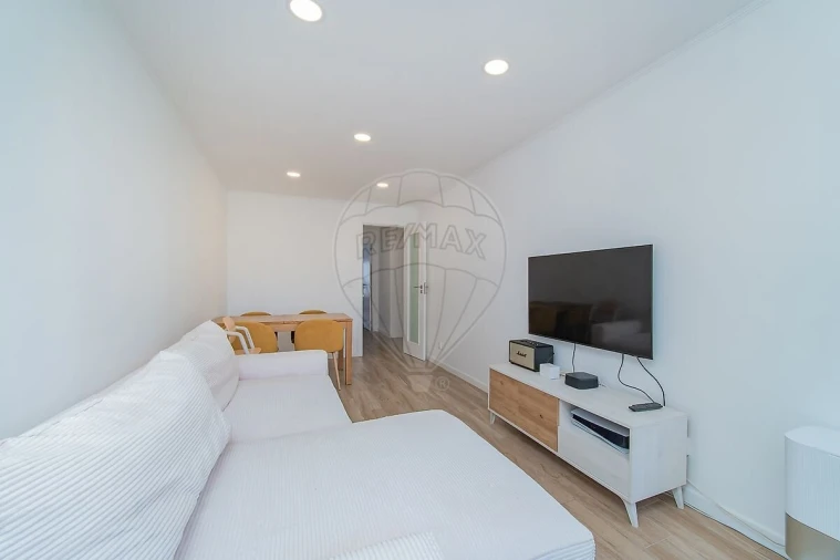 Apartamento T2 para Venda em São Domingos de Benfica Foto 6
