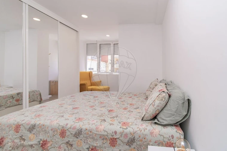 Apartamento T2 para Venda em São Domingos de Benfica Foto 11