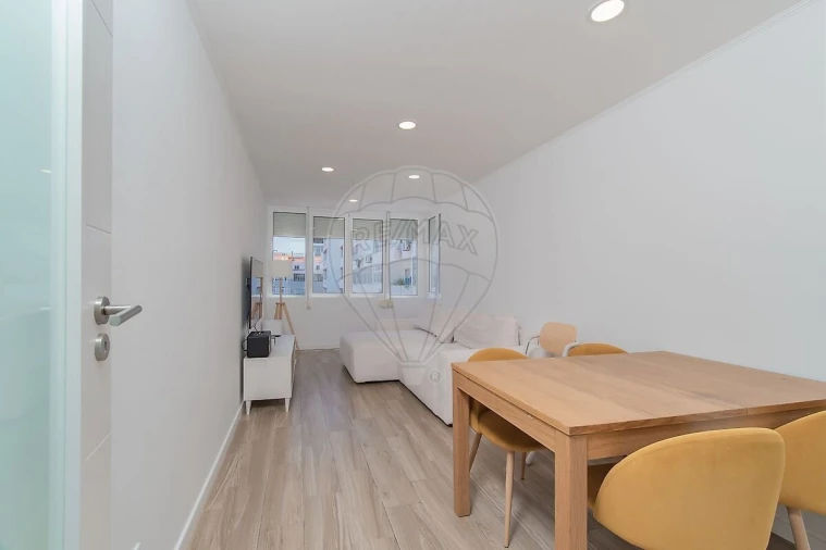 Apartamento T2 para Venda em São Domingos de Benfica Foto 8