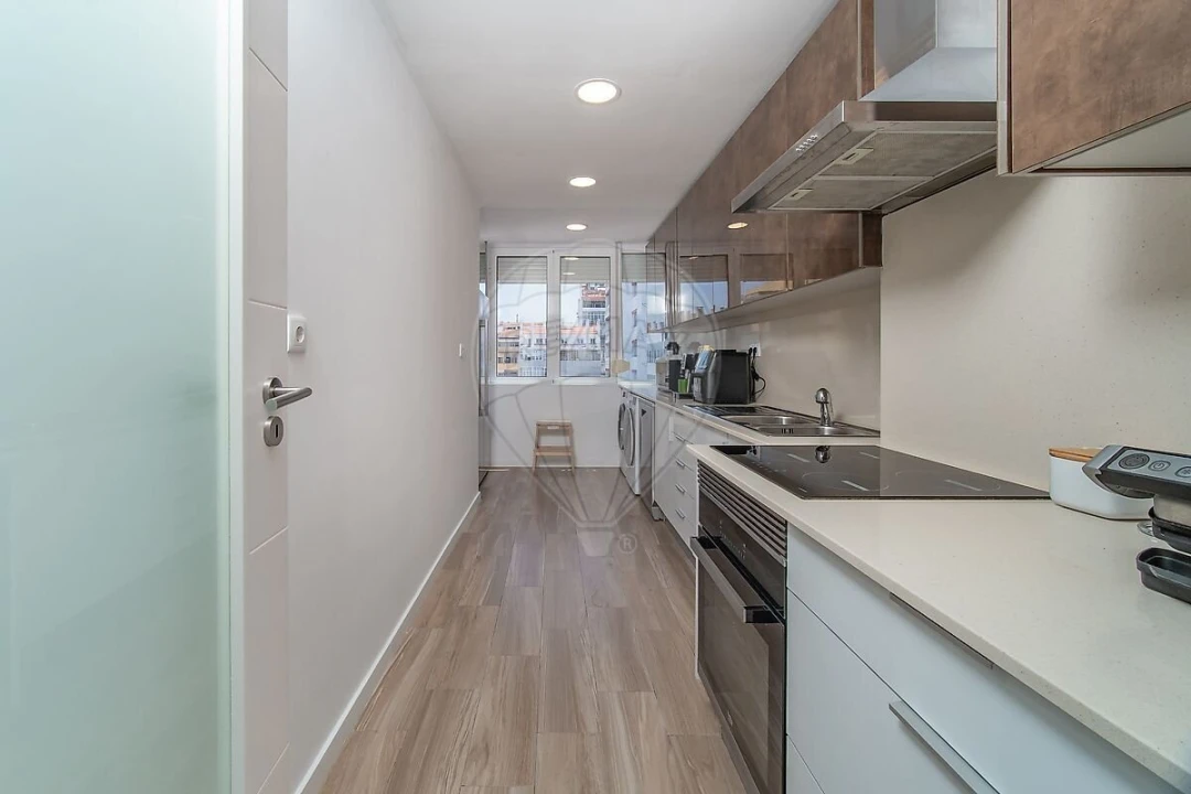 Apartamento T2 para Venda em São Domingos de Benfica Foto 3