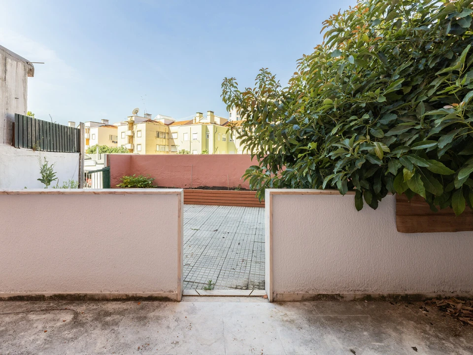 Loja para Venda em Alvalade Foto 9