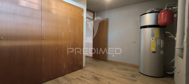 Moradia T3 para Venda em Nogueira e Silva Escura