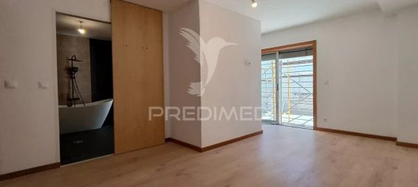 Moradia T3 para Venda em Nogueira e Silva Escura