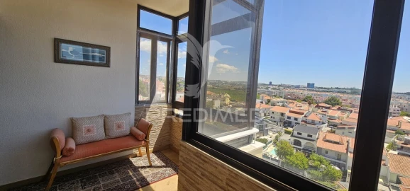 Apartamento T2 para Venda em Carcavelos e Parede