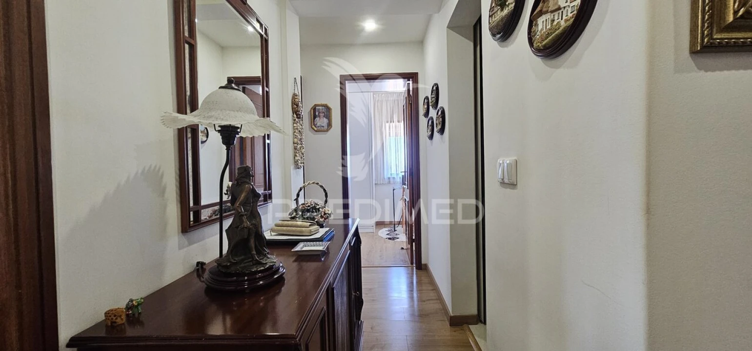 Apartamento T2 para Venda em Carcavelos e Parede Foto 13