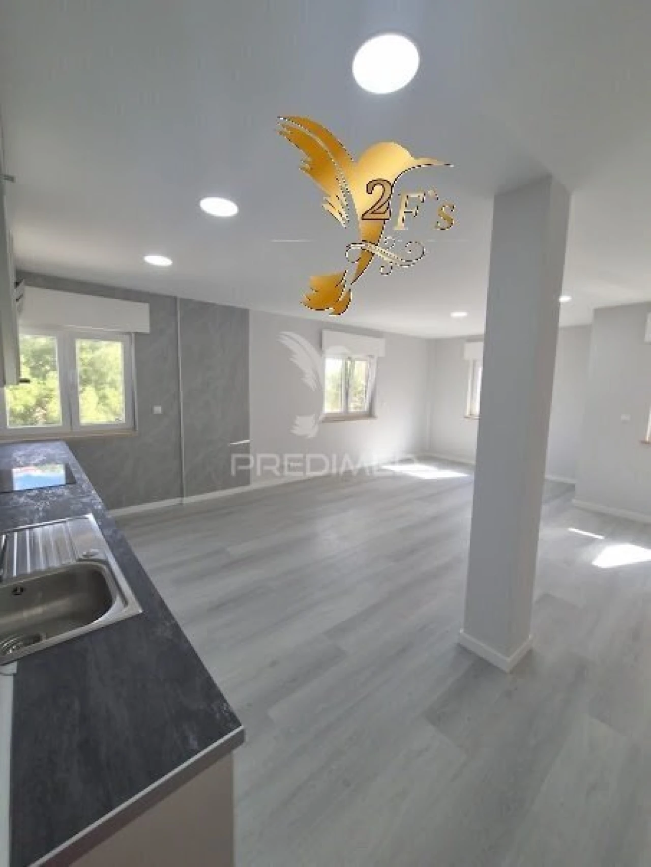 Apartamento T2 para Venda em Corroios Foto 5